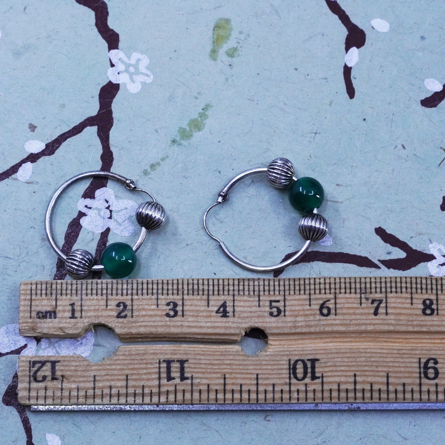 0.75”, Vintage sterling 925 silver loop earrings, primitive hoops emerald beads