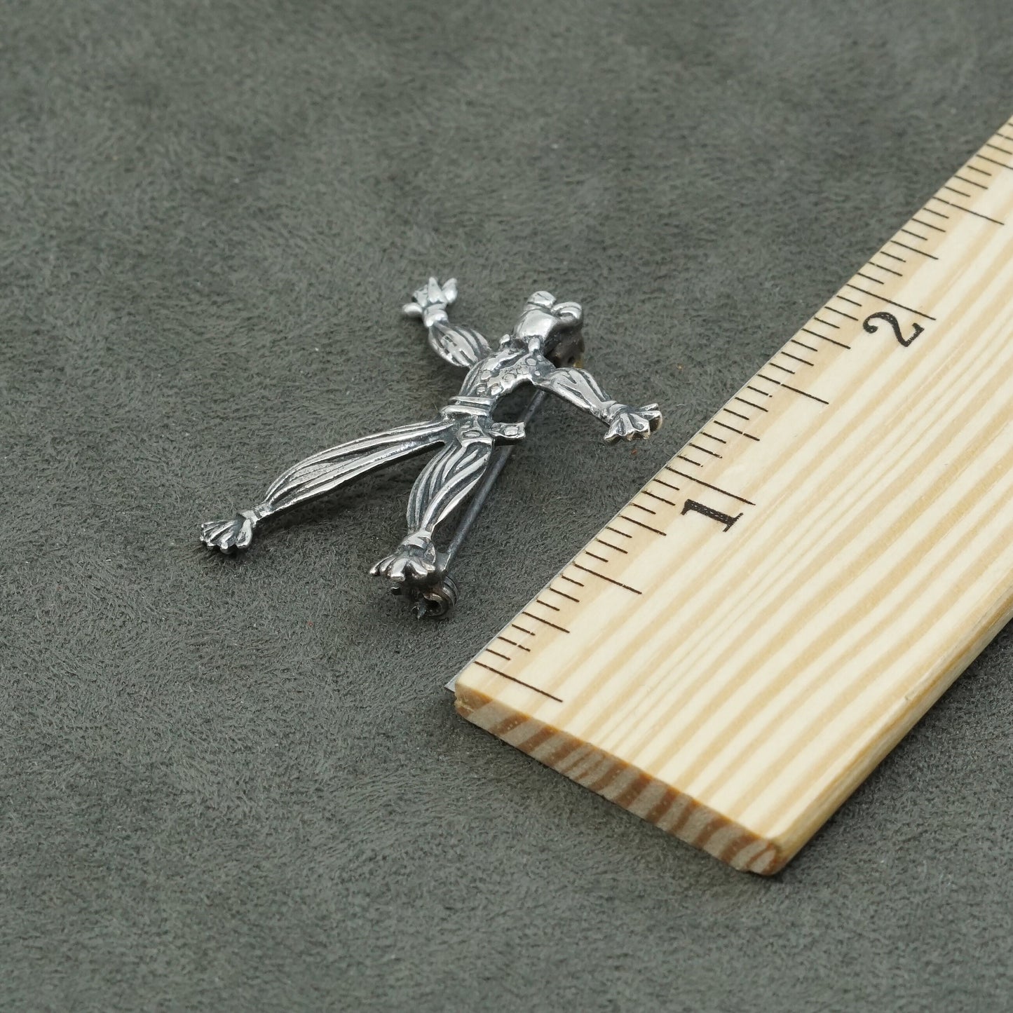 Vintage handmade sterling 925 silver scarecrow brooch