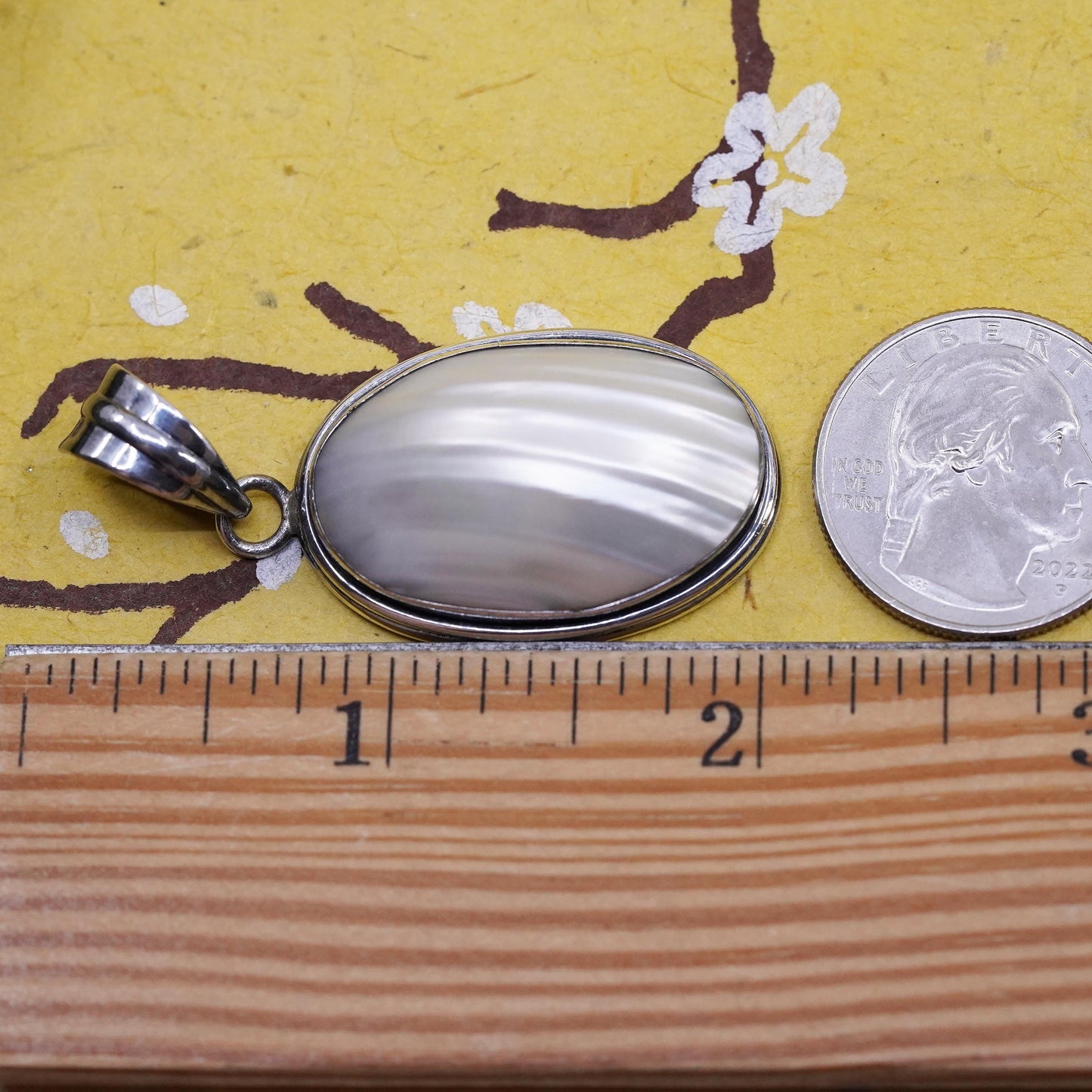 Vintage Sterling 925 silver handmade pendant with oval mother of pearl