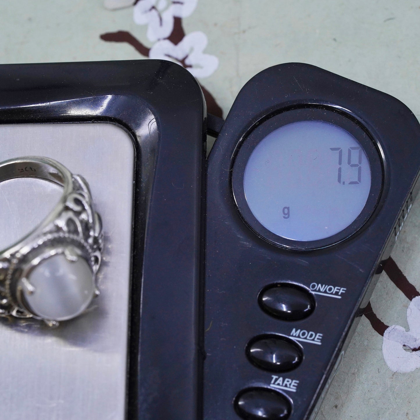 Size 9, Vintage sterling 925 silver ring handmade with oval white cats eye