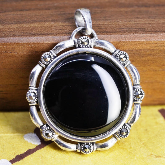 Vintage Sterling 925 silver round charm pendant with obsidian and marcasite