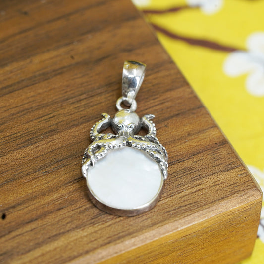 Vintage Sterling 925 silver handmade octopus pendant w/ circle mother of pearl
