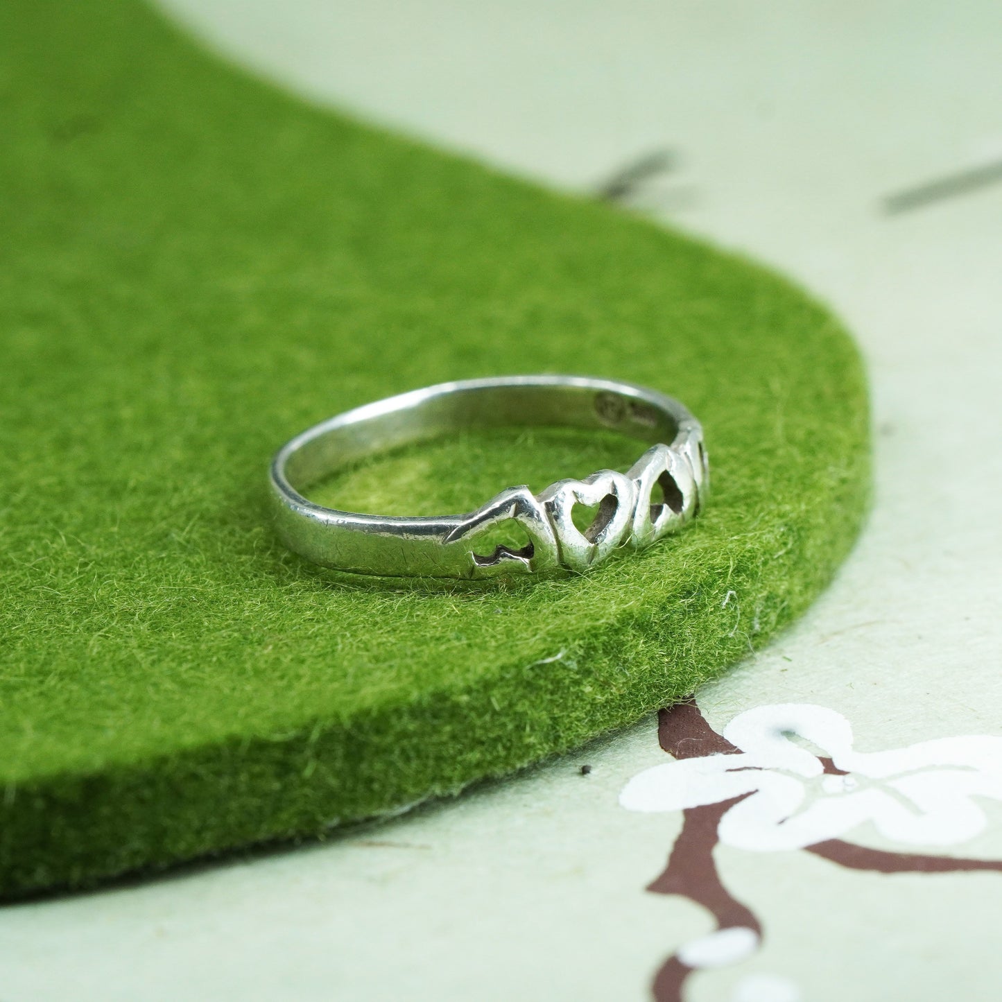 Size 8.5, vintage Sterling 925 silver handmade heart ring band