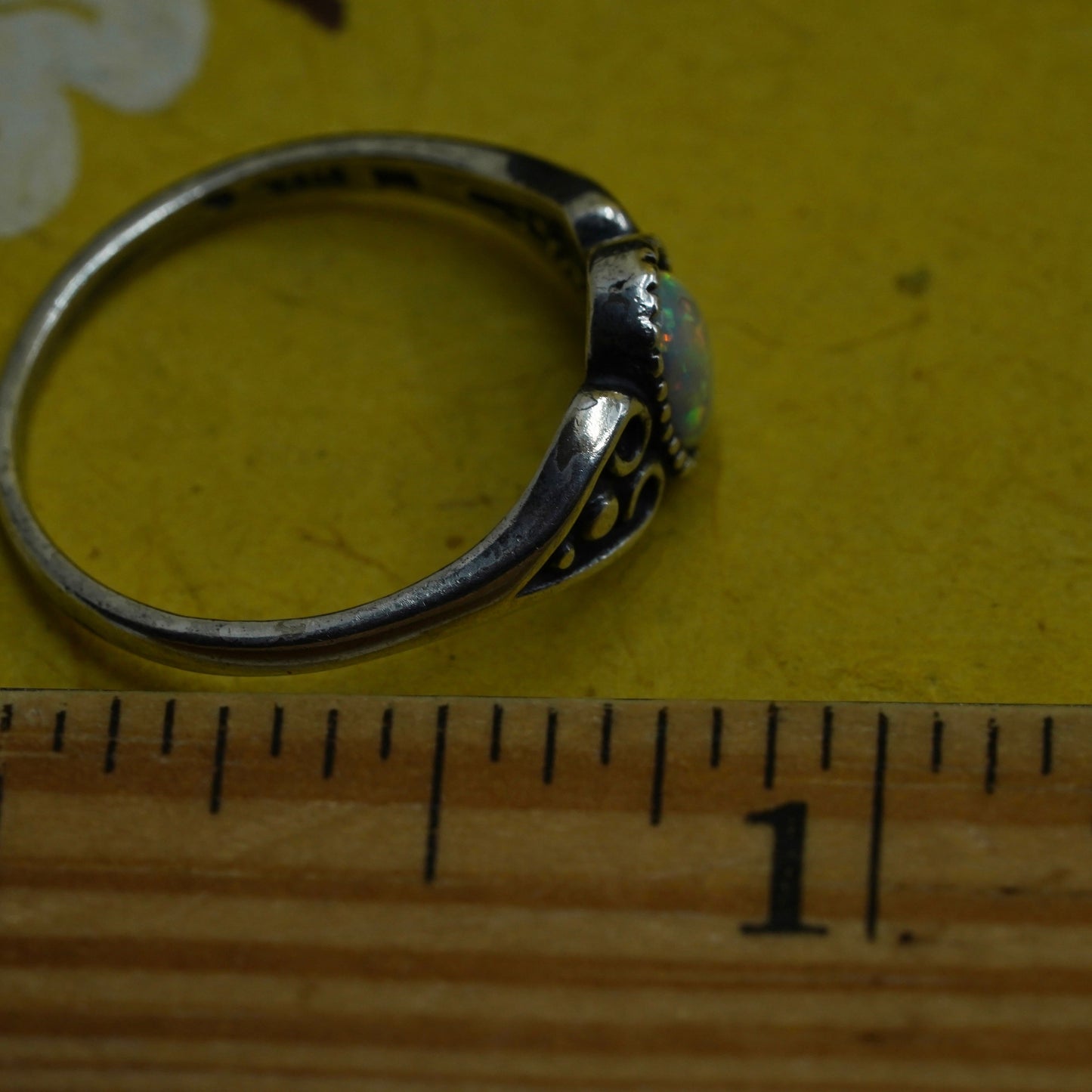 Size 7.5, vintage southwestern Sterling 925 silver handmade ring with oval opal