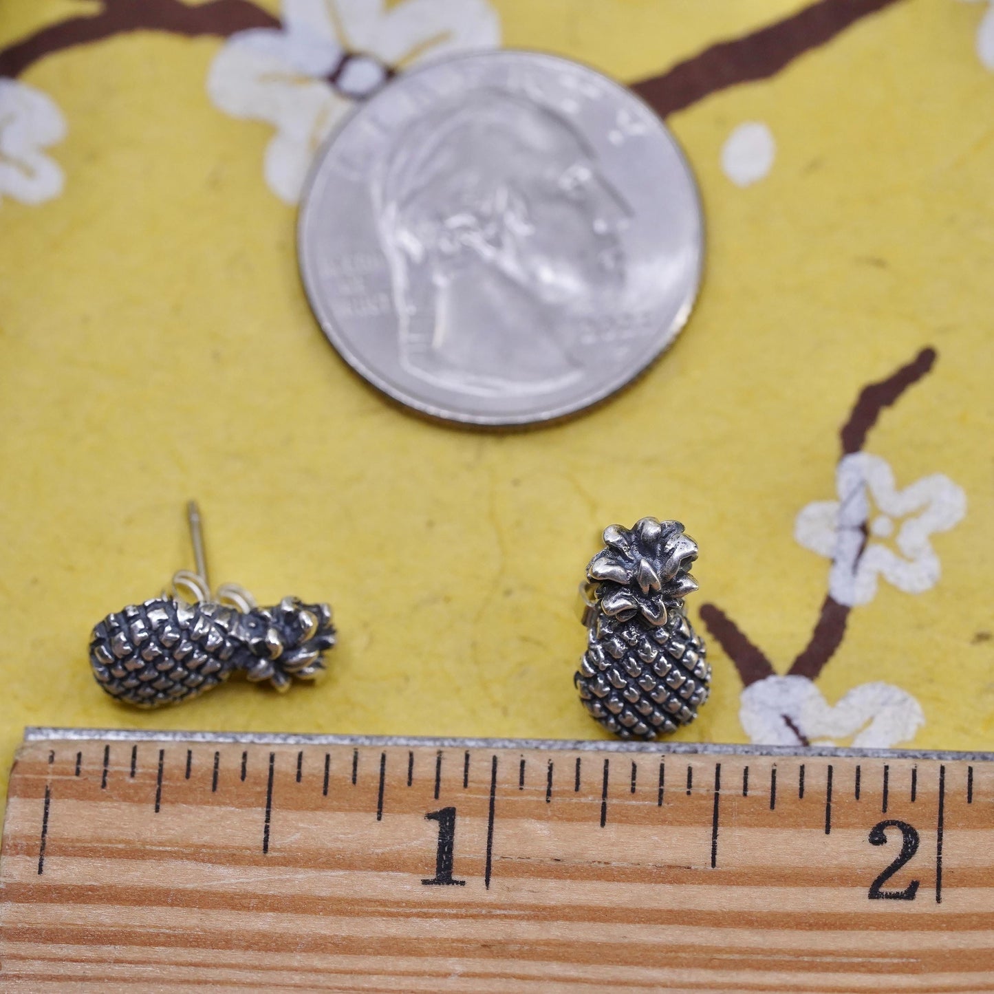 VTG Native American southwestern Sterling silver earrings, 925 pineapple studs