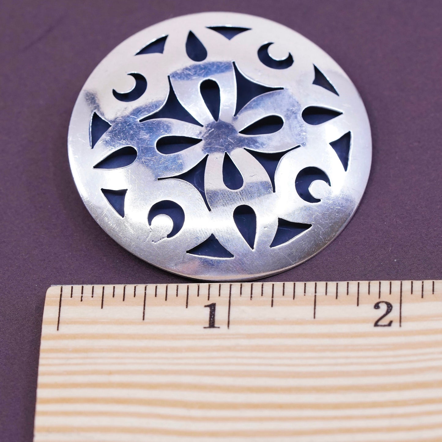 Vintage handmade sterling 925 silver circle brooch, stamped Mexico 925 TA-143