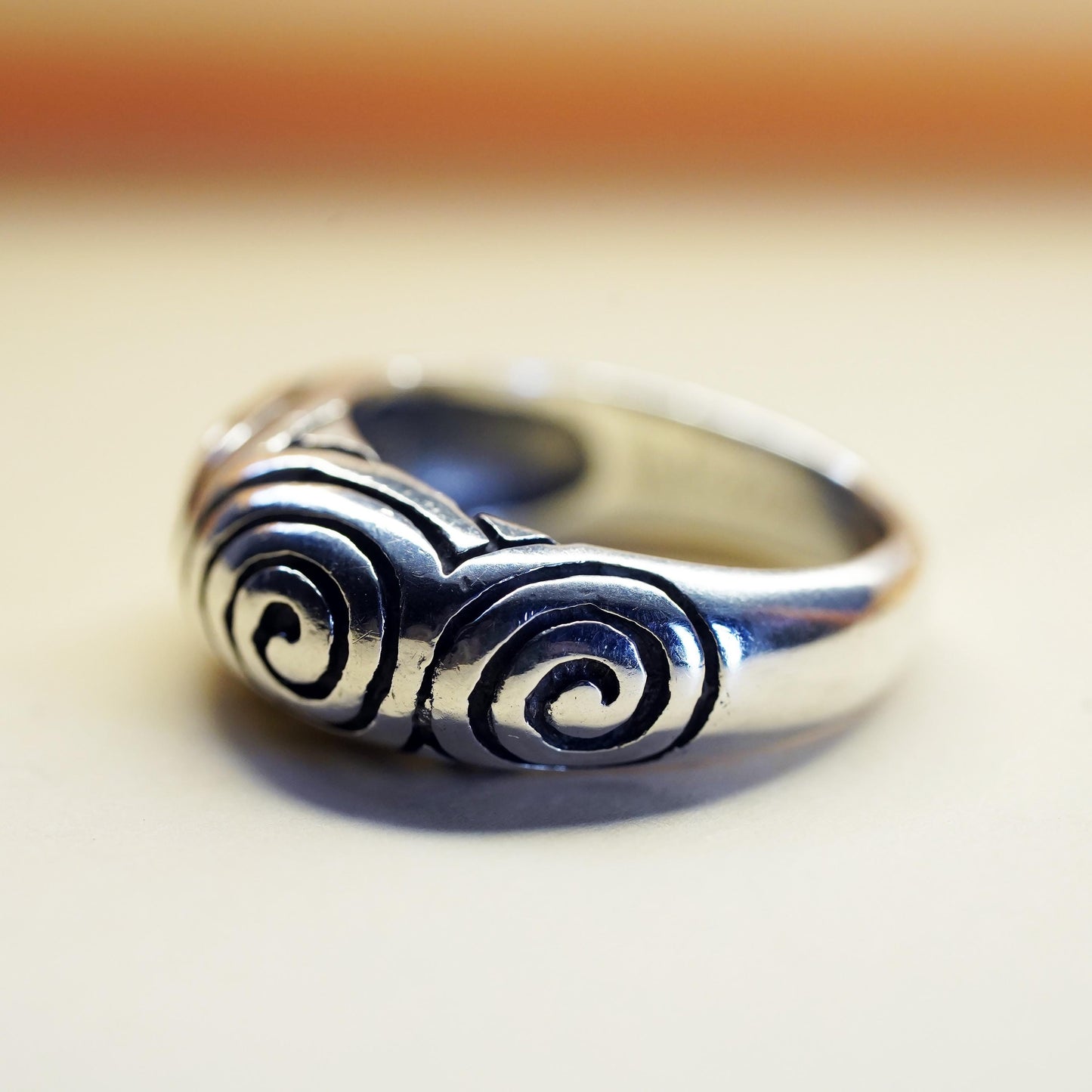 Size 7.75, VTG sterling silver handmade spiral relief ring, 925 stackable band