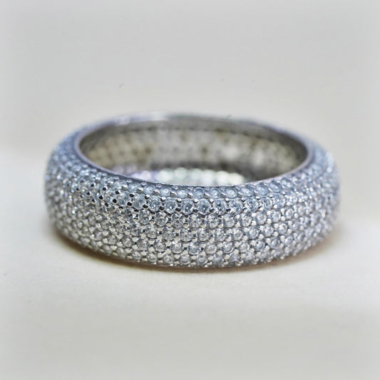Size 6.5, Vintage Sterling silver fashion ring, 925 silver band with cluster cz