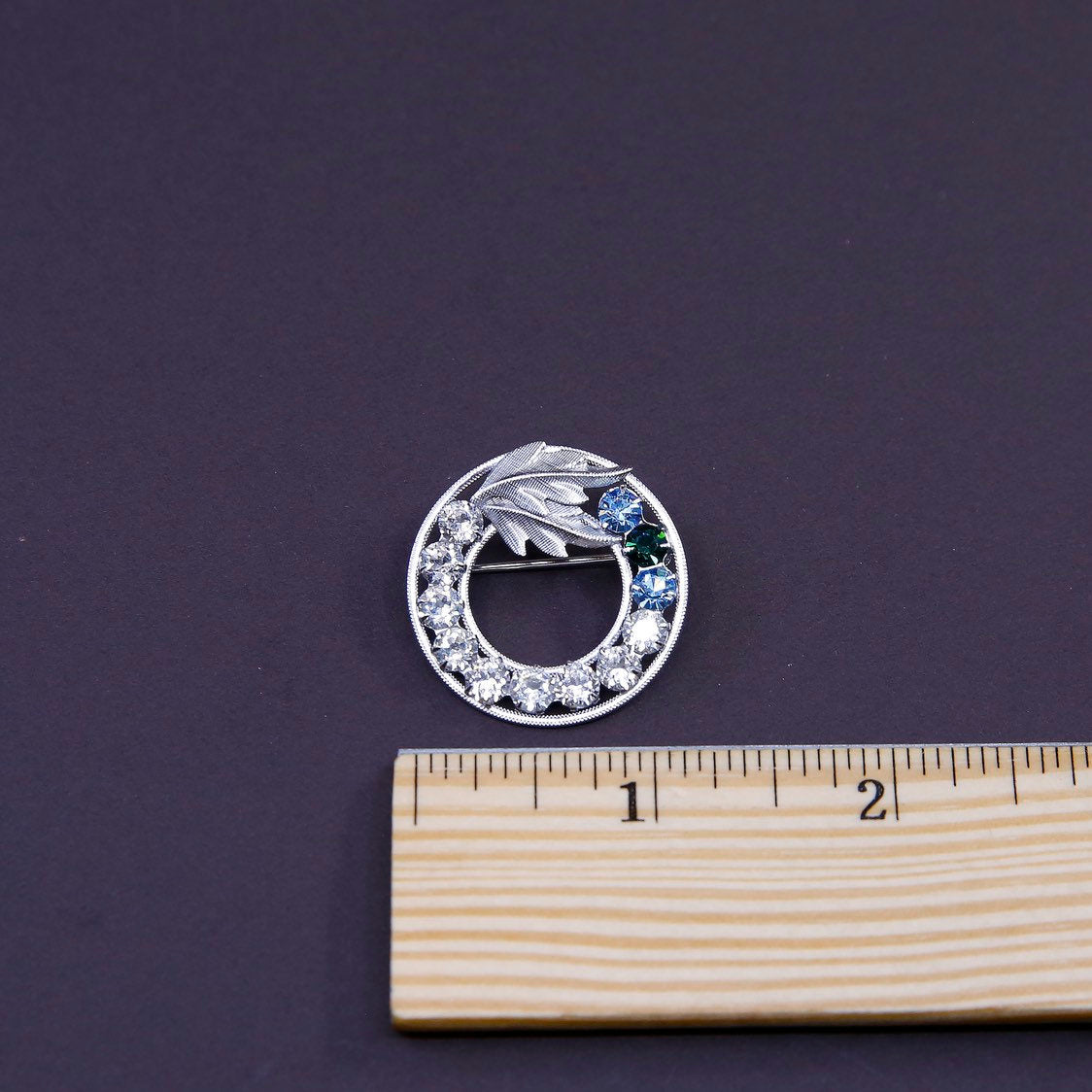 Vintage sterling 925 silver flower circle brooch with crystal and leaves