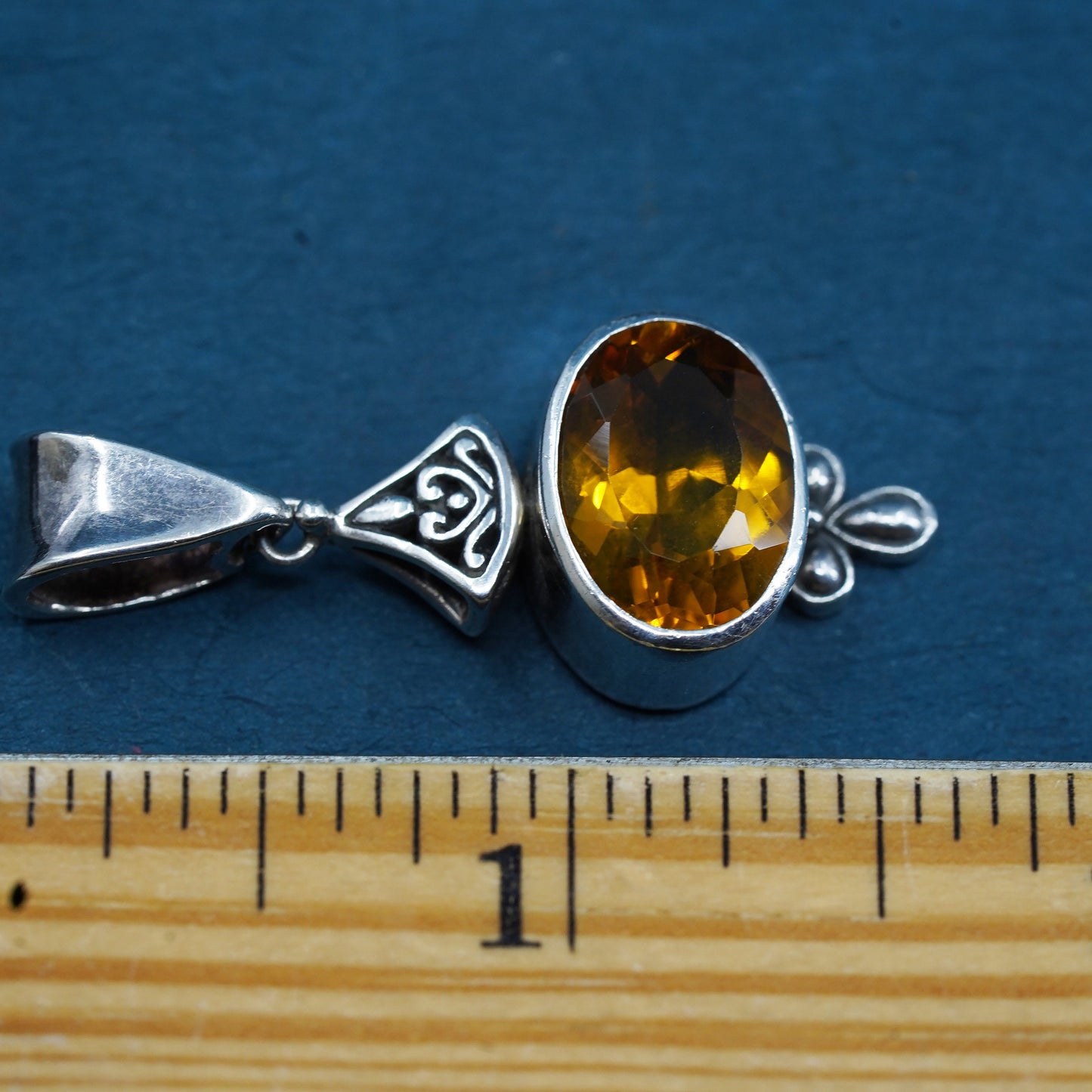 Vintage sterling 925 silver handmade pendant, with oval citrine