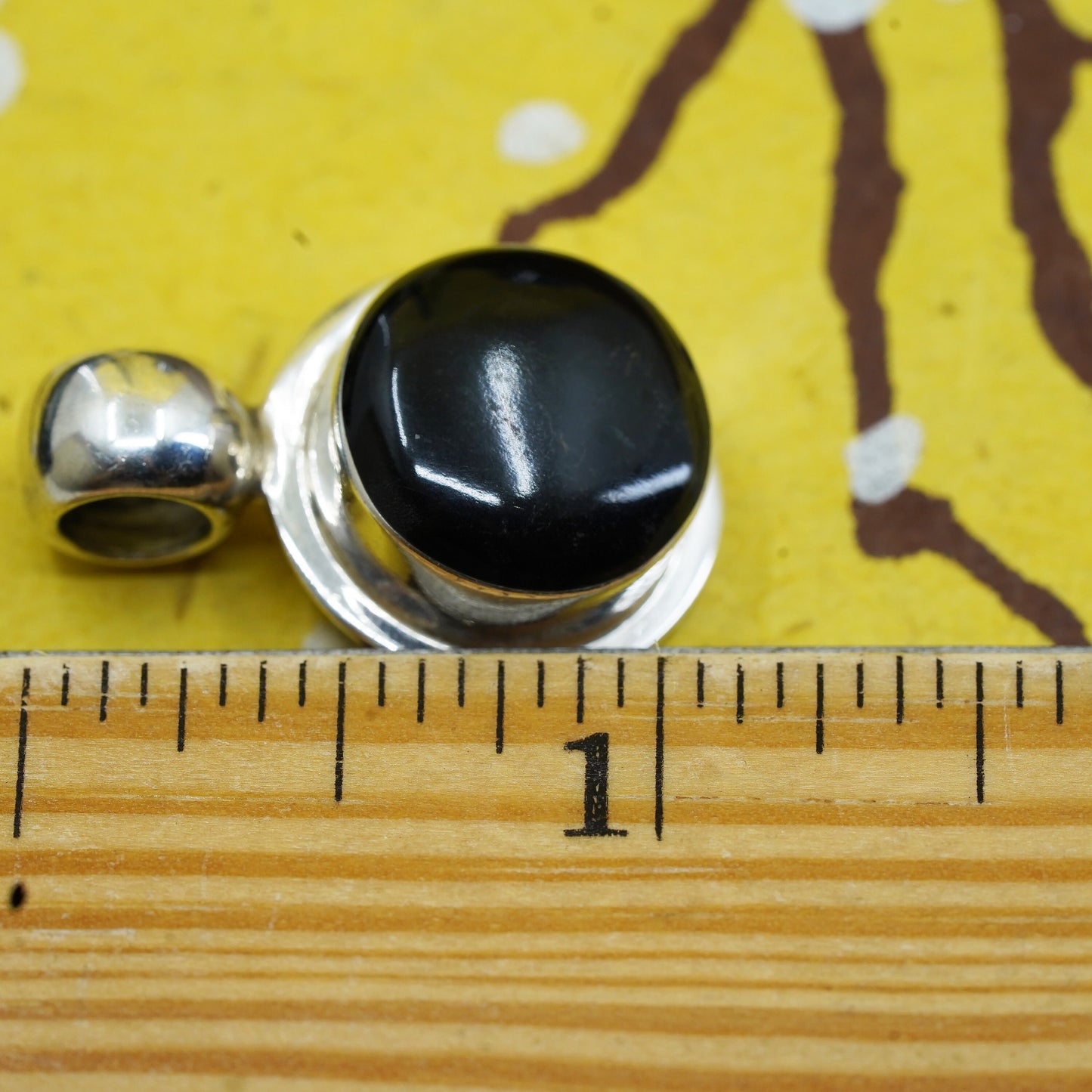 Vintage Mexican Sterling 925 silver handmade circle pendant with onyx inlay