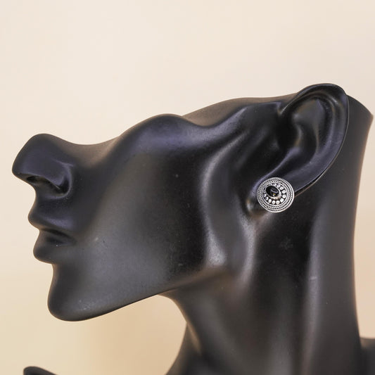 Vintage Sterling 925 silver handmade oval stud with onyx, single earring