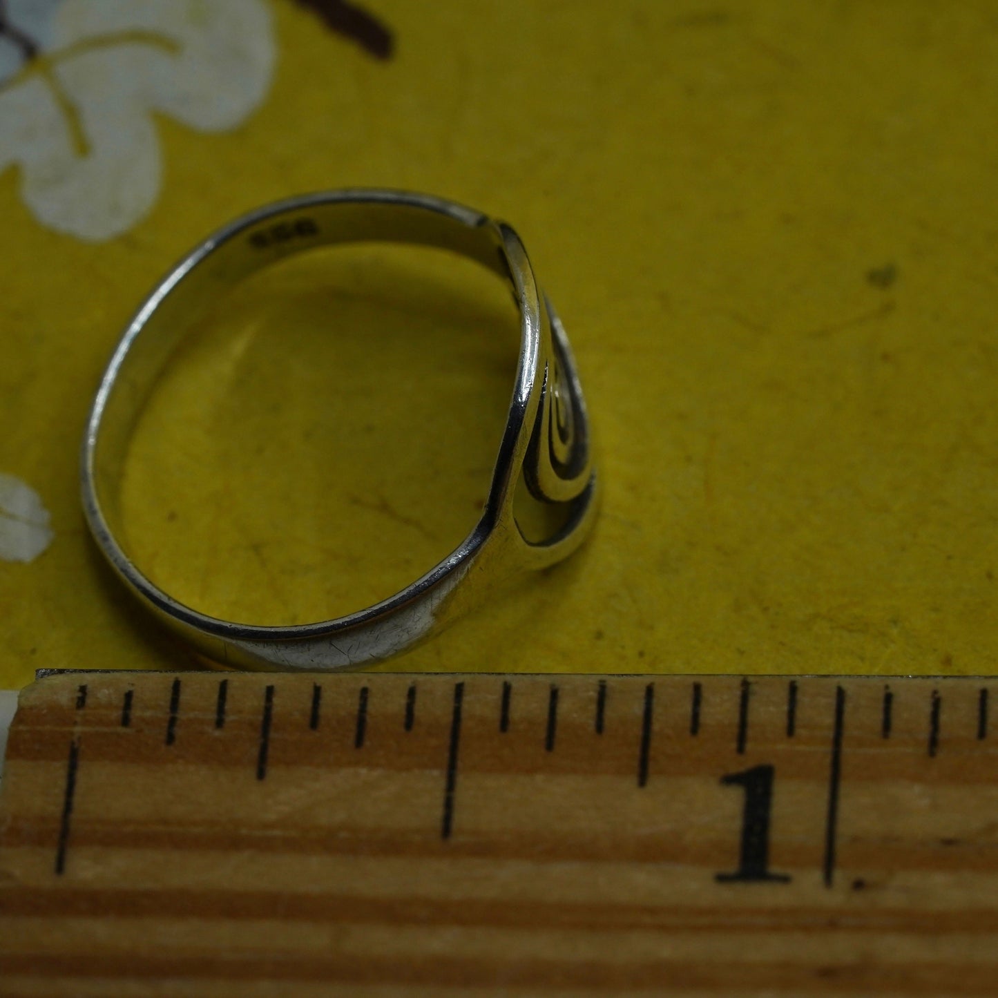 Size 5, vintage Sterling silver handmade ring, southwestern 925 swirly band