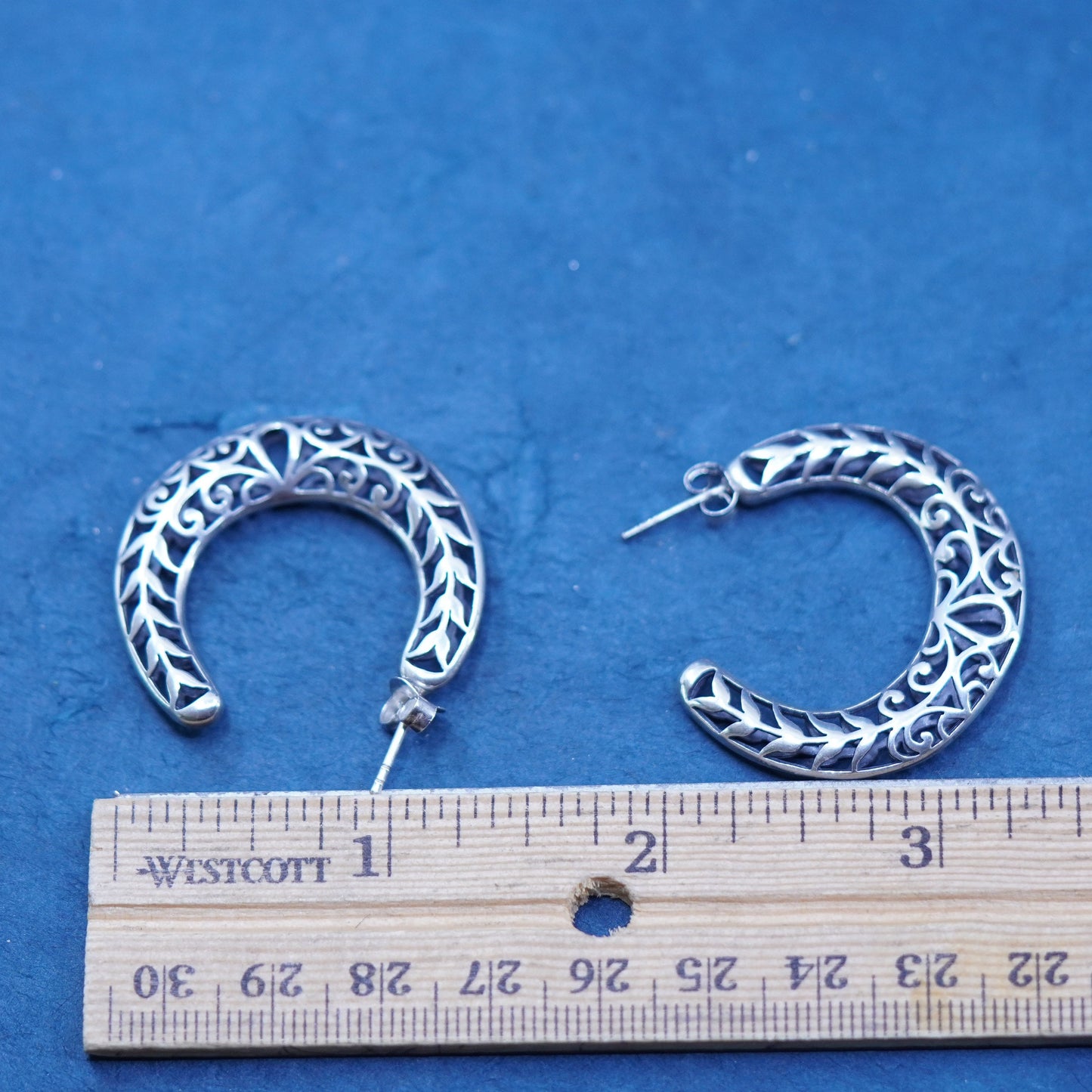 SILPADA Sterling Silver 925 Oxidized Leaf Swirl Filigree Hoop Earrings P1944
