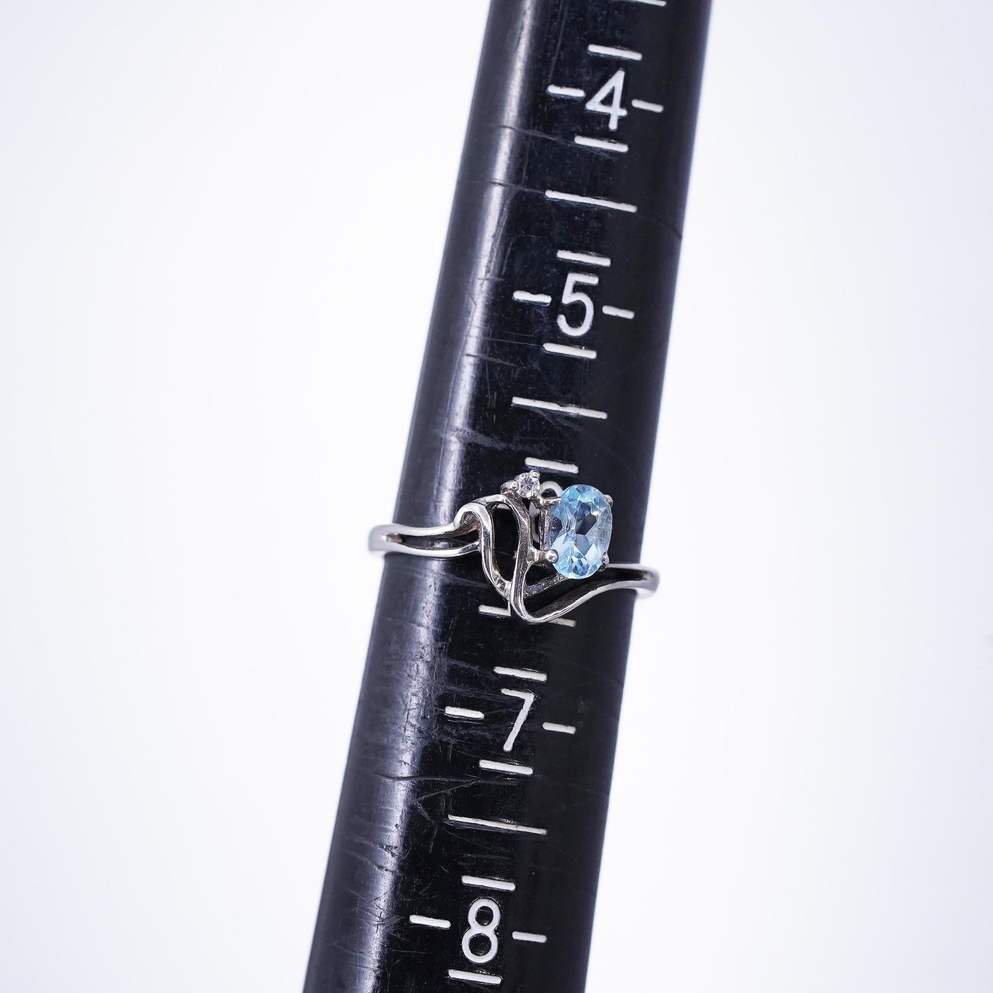 size 6, Vintage Sterling Silver 925 oval cut topaz ring with Diamond detail