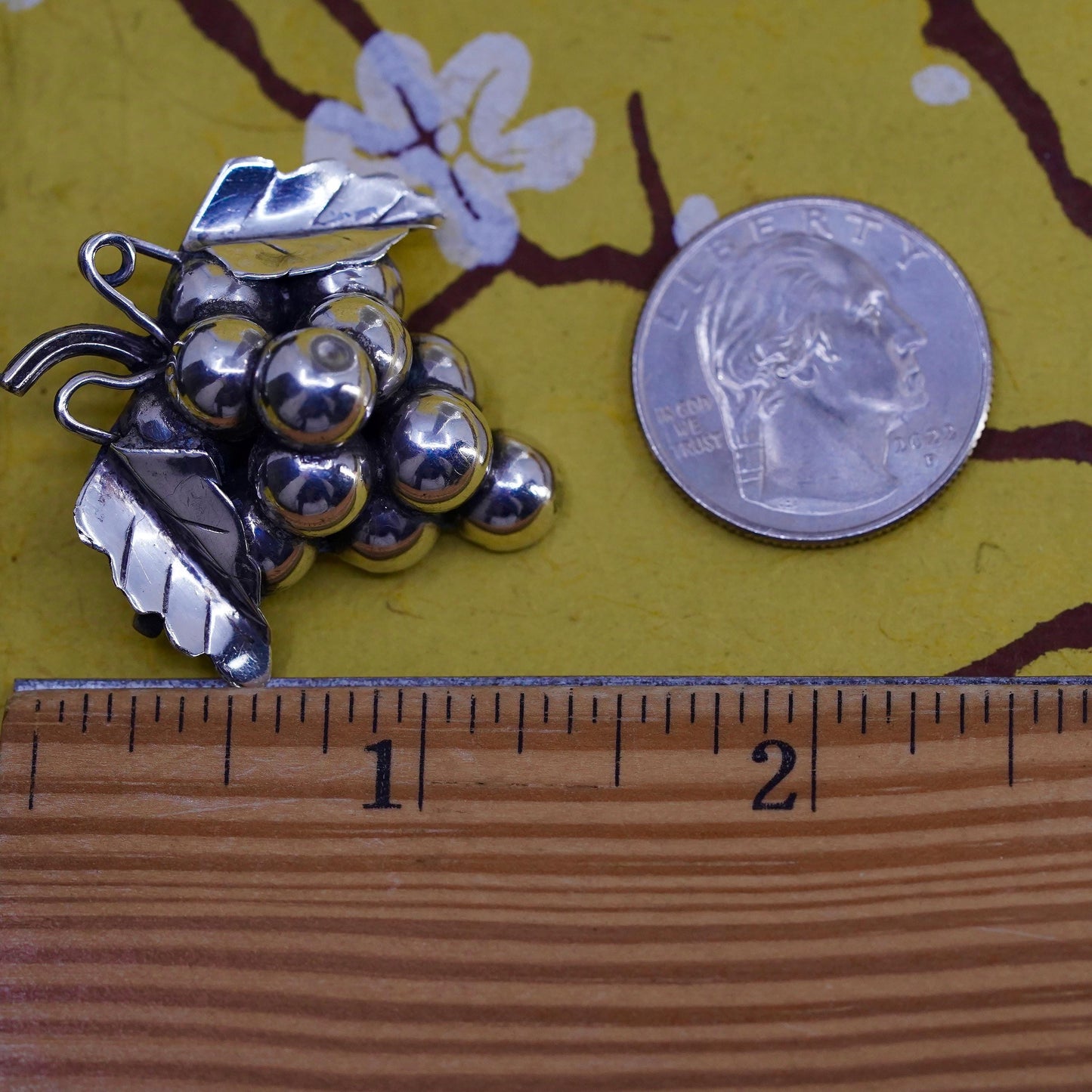 Vintage Taxco Mexican handmade sterling 925 silver grapes brooch