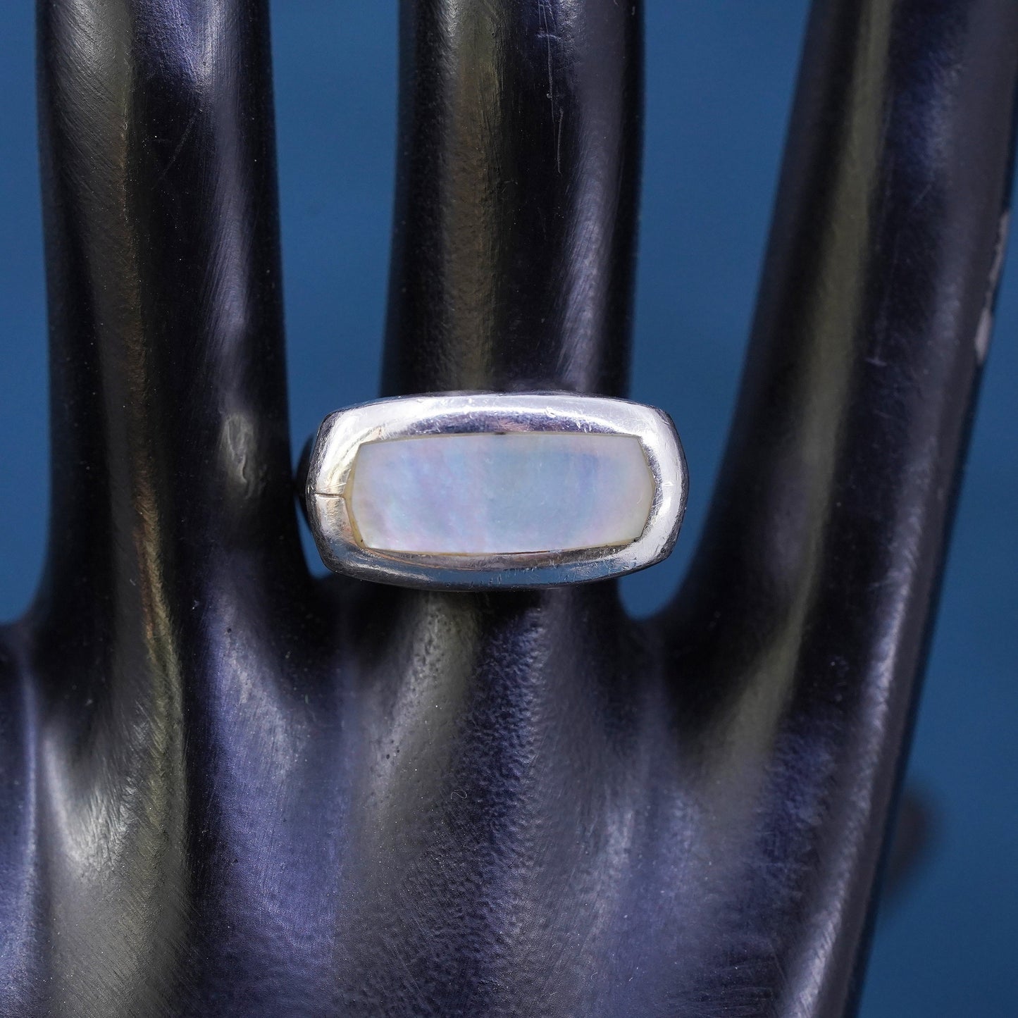 size 8, southwestern sterling silver 925 band ring with mother of pearl inlay
