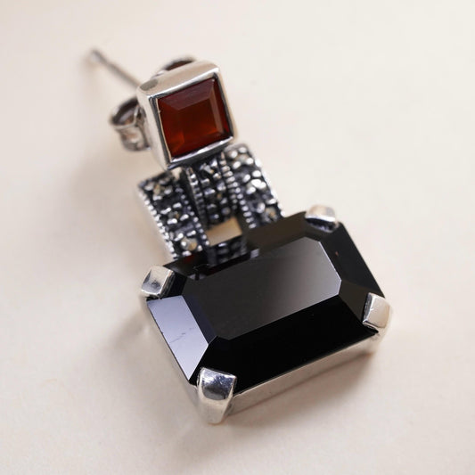 Vintage single earring. Sterling 925 silver stud with onyx garnet marcasite