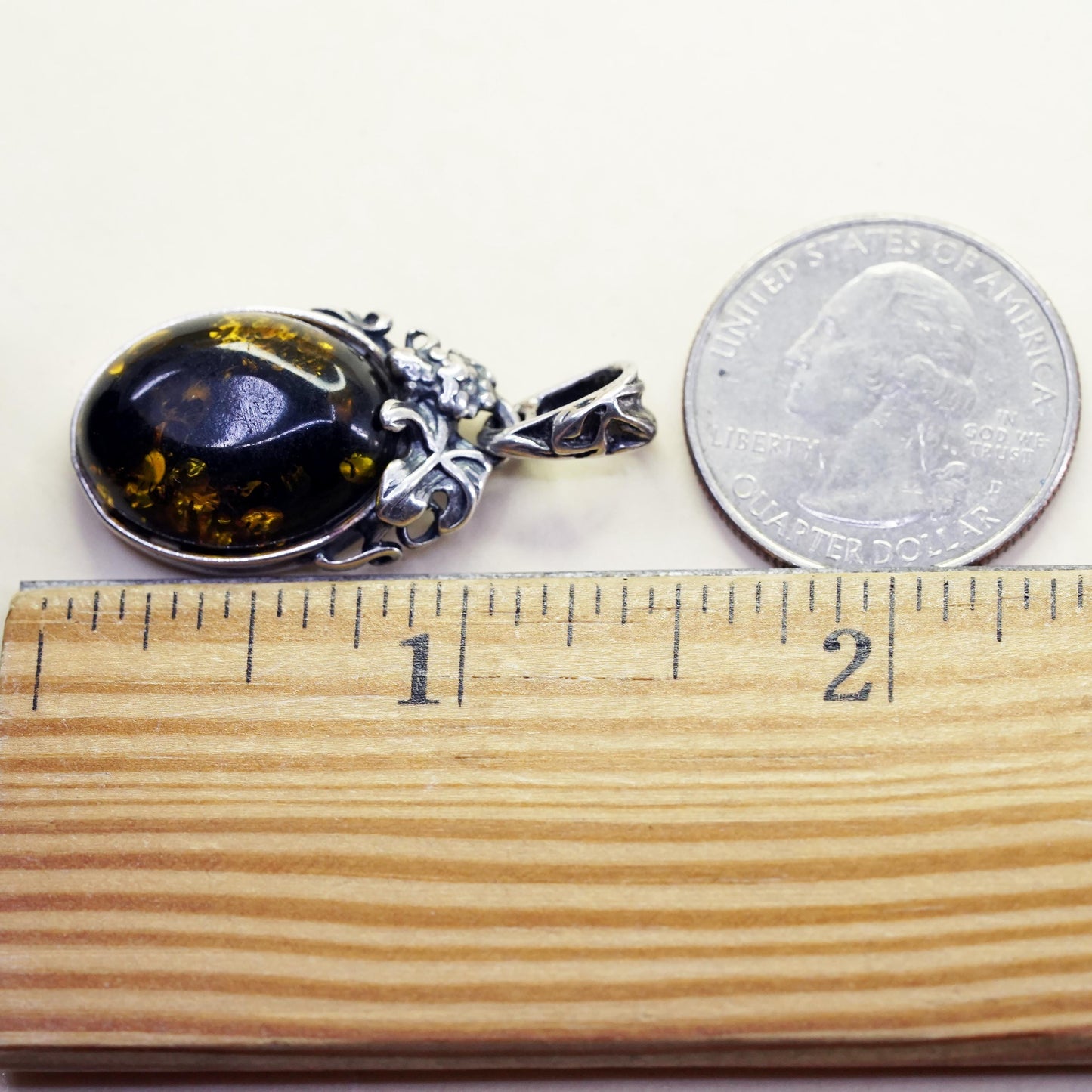 Vintage sterling 925 silver handmade pendant with amber and leaves details