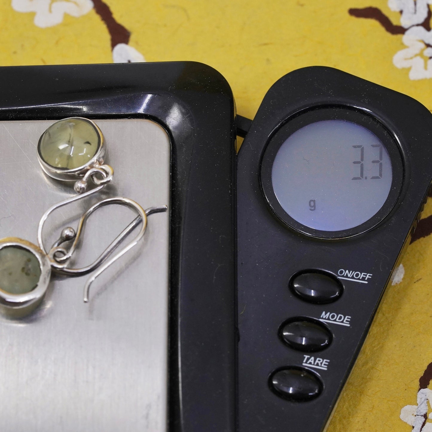 Vintage Sterling silver handmade earrings, 925 circle with jade inlay