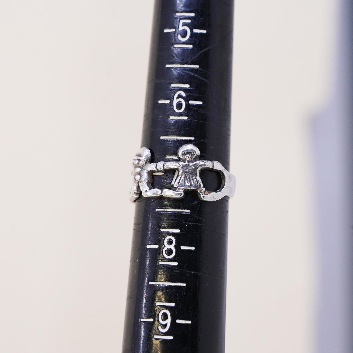 Size 7, Sterling Silver 925 Children Holding Hands Ring, Boy Girl Circle Band
