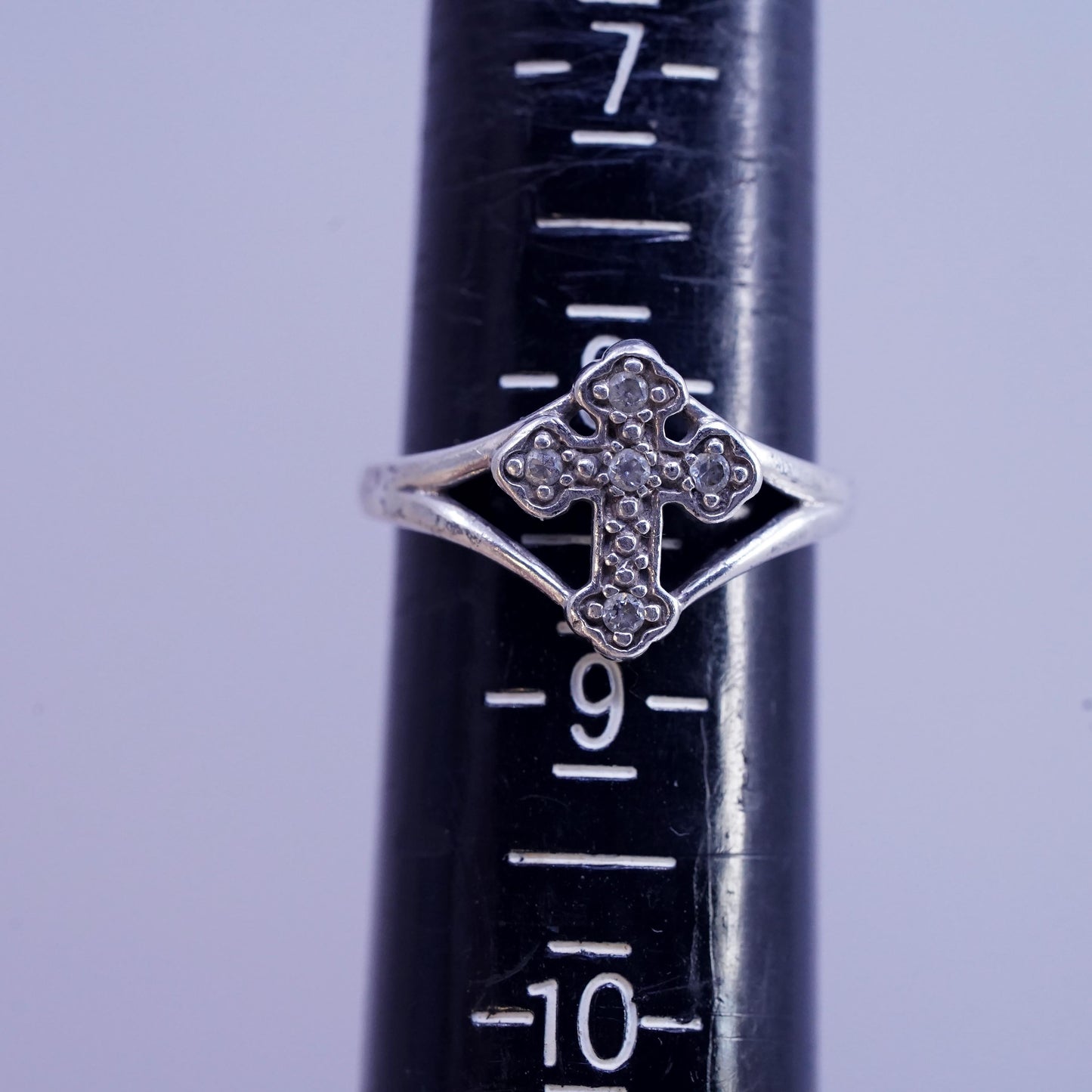 Size adjustable, vintage sterling 925 silver ring with cluster Cz, cross band