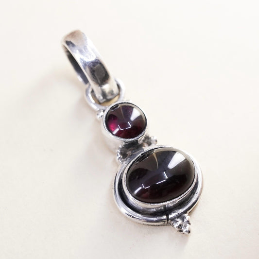 Vintage Sterling silver handmade pendant, 925 oval with garnet inlay