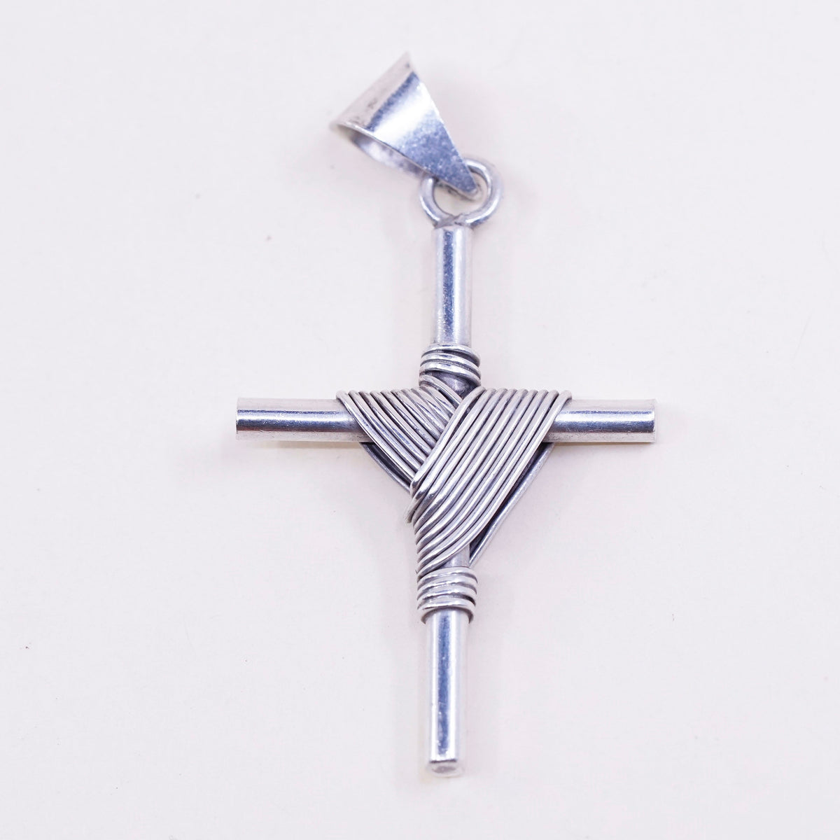 Vintage mexico handmade Sterling silver pendant, solid 925 silver cross
