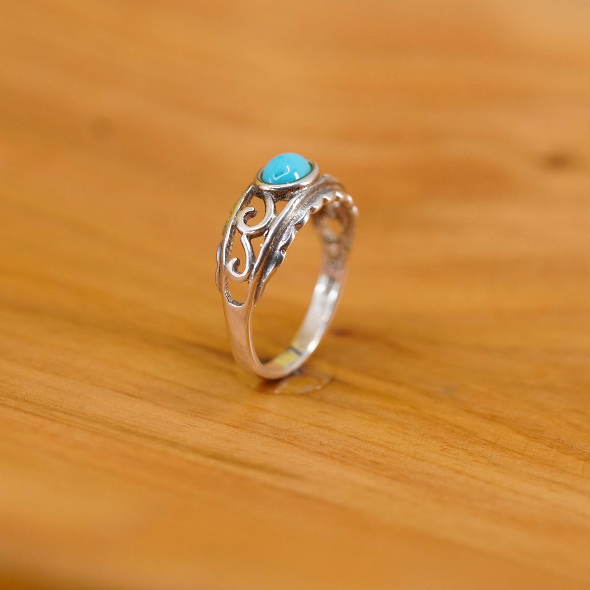 Size 6, vintage Sterling 925 silver handmade ring with turquoise, southwestern