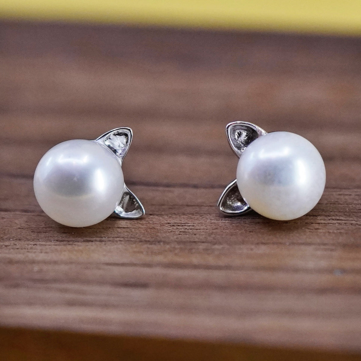 Vintage LUC Sterling silver handmade earrings, 925 cat studs with pearl