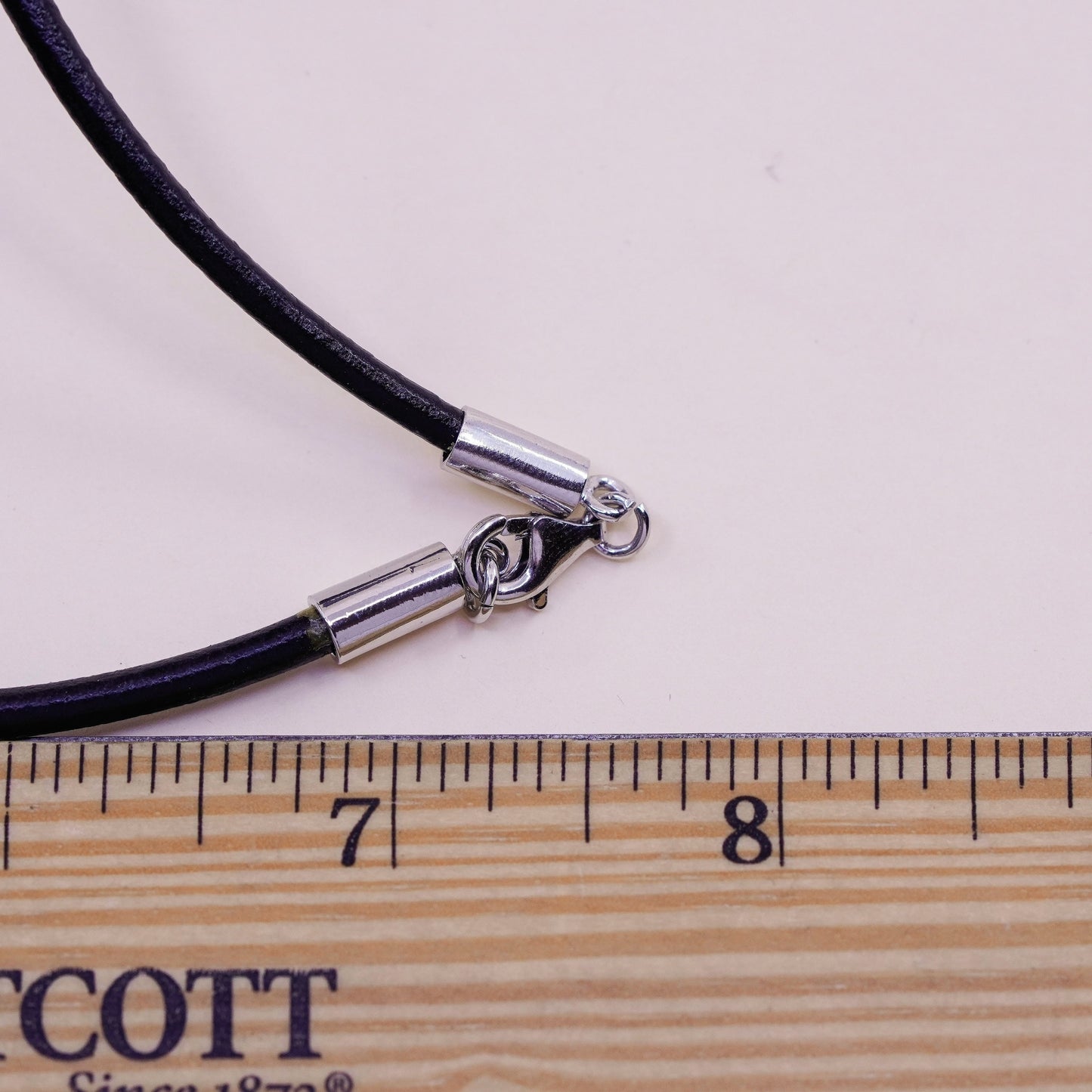 16”, Vtg silpada Sterling 925 Silver Clasp W/ black Leather Necklace