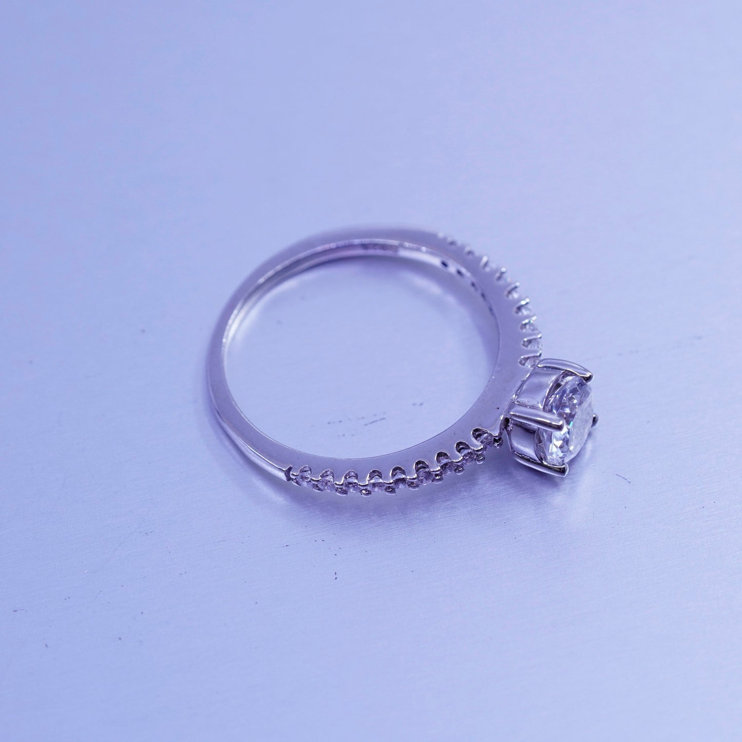 Size 7.5, vintage Sterling 925 silver handmade band ring with cluster Cz