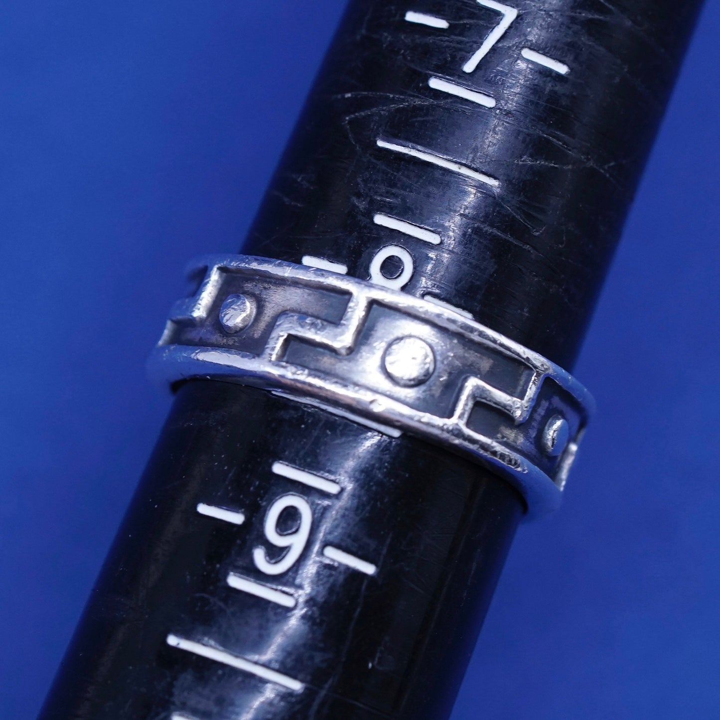 sz 8.25, vtg Sterling silver handmade ring, hopi 925 band w/ Greek key pattern