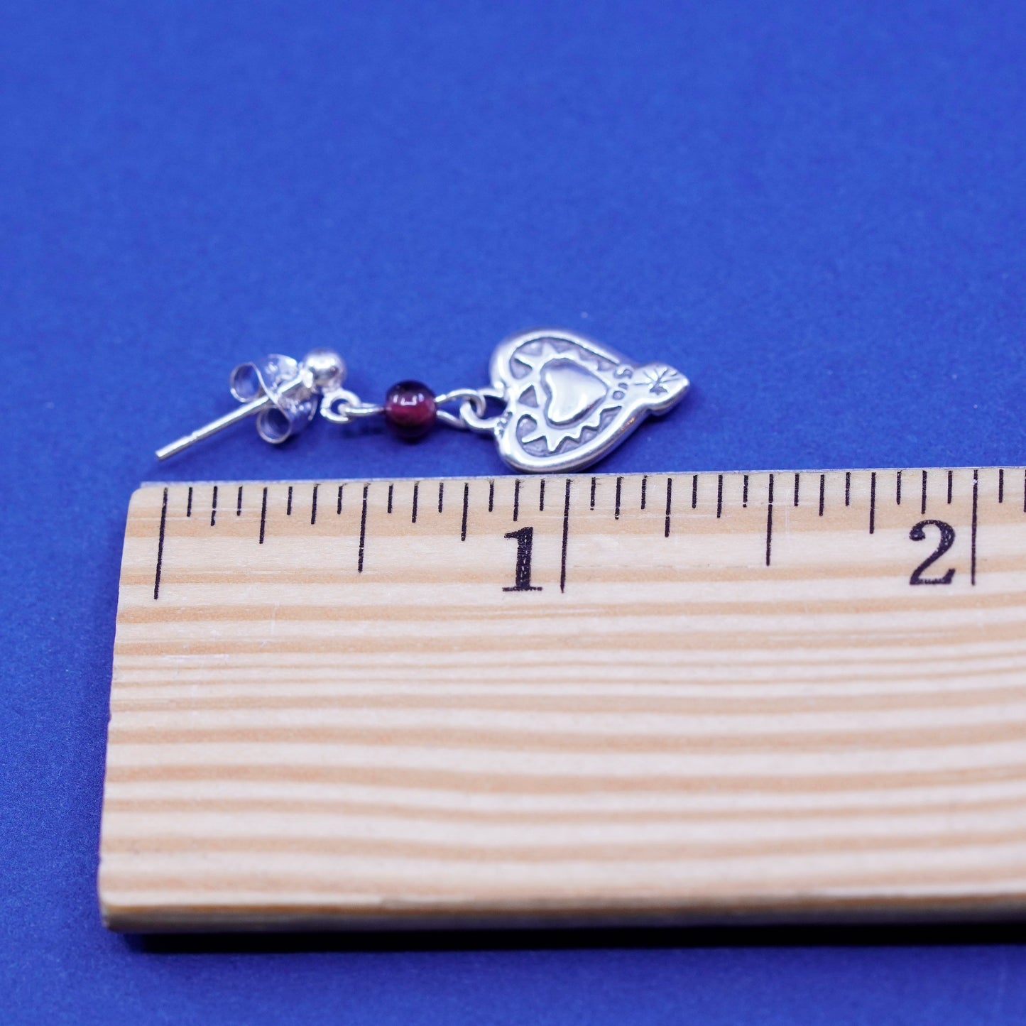 Vintage navajo Sterling 925 silver handmade earrings with heart Dangle garnet