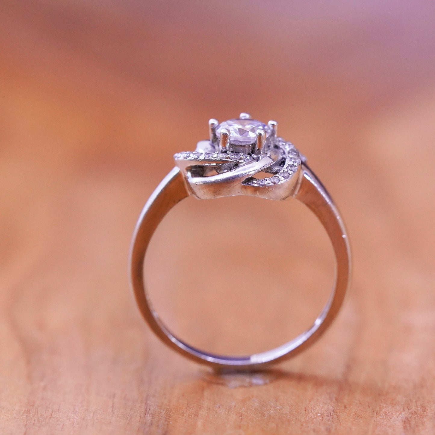 Size 7.25, vintage Sterling silver flower ring, modern 925 flower with Cz