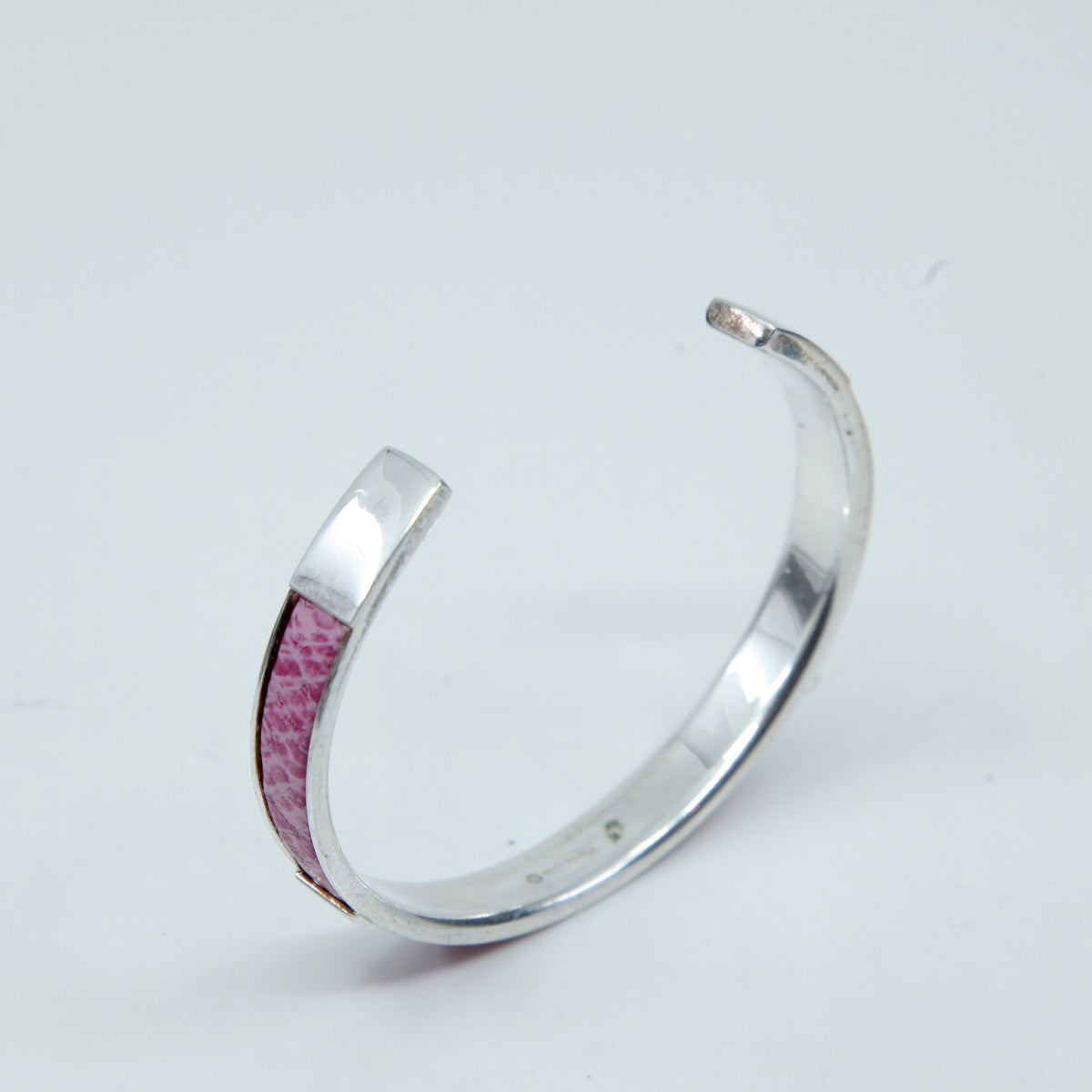 6.75", sterling silver contemporary handmade bracelet, 925 cuff w/ pink leather