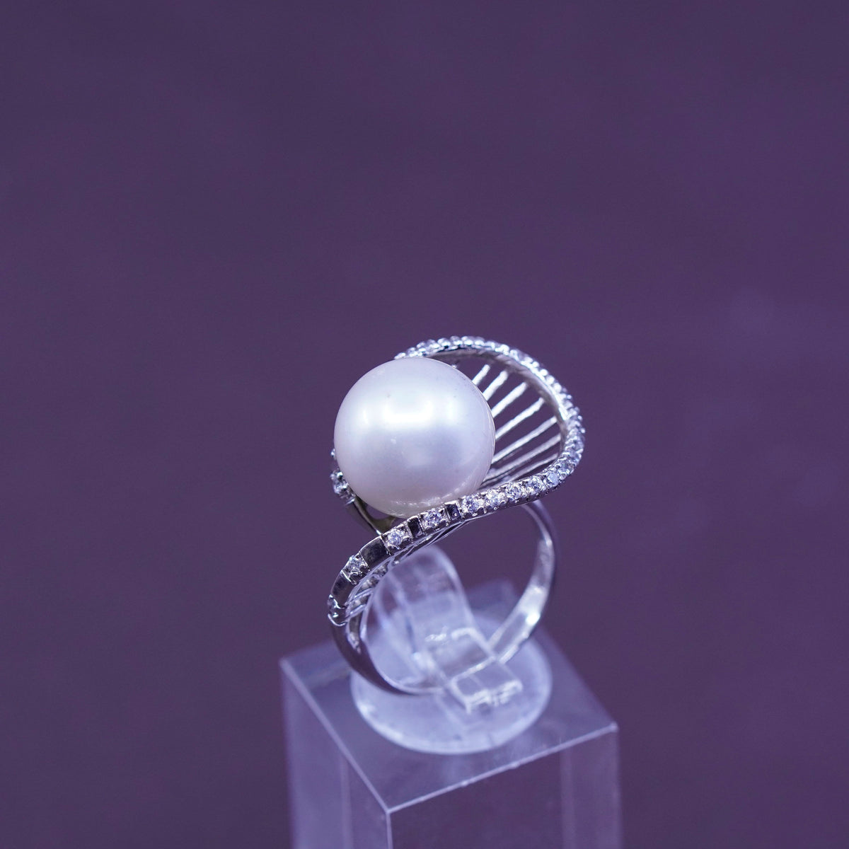 Size 6, vintage LUC Sterling 925 silver geometrical ring with pearl and Cz