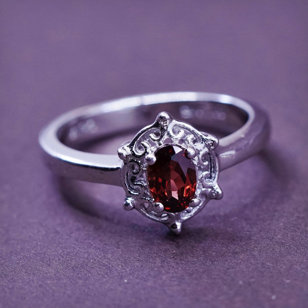 Size 6, vintage Sterling 925 silver ring with oval shaped ruby