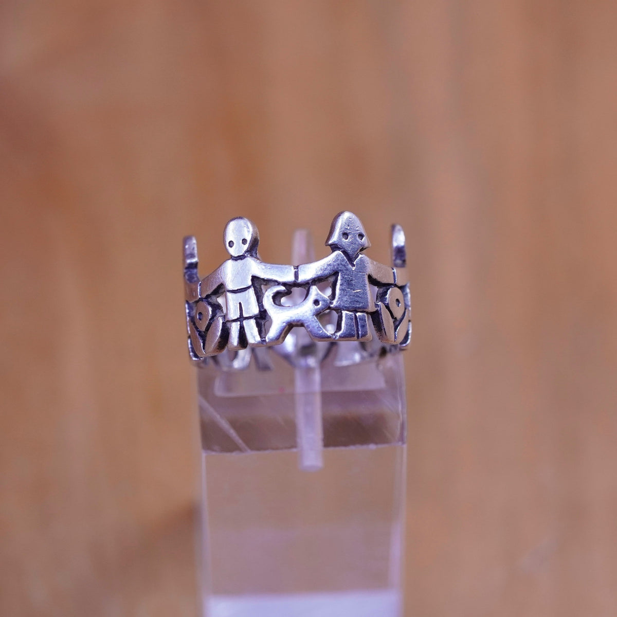 Size 6, vintage James Avery Sterling silver ring, 925 band with children dog