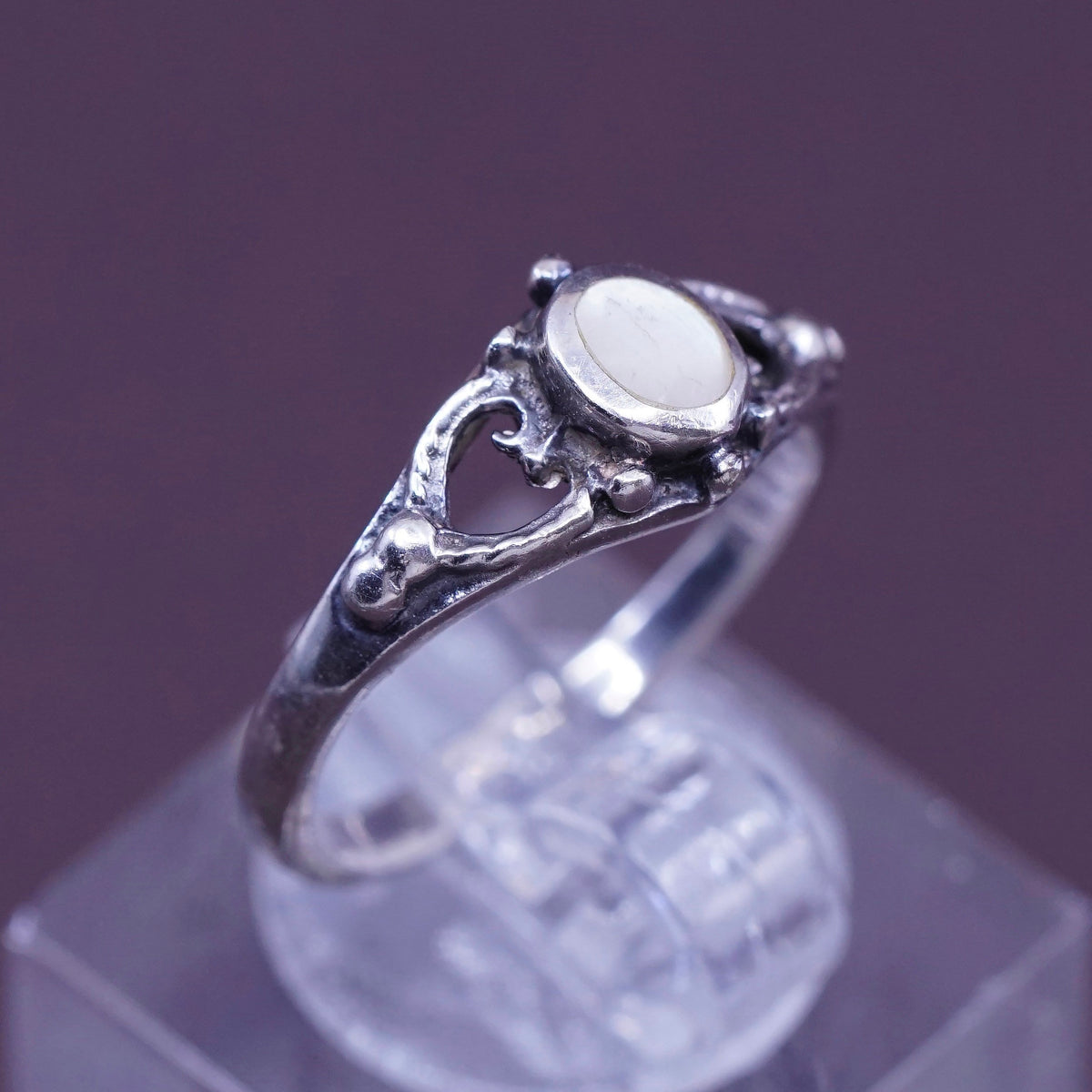 Size 6, vintage Sterling 925 silver handmade ring with mother of pearl and bead