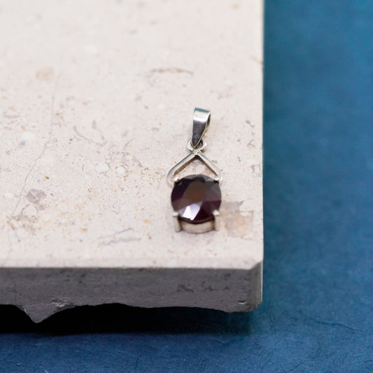 Vintage Sterling 925 silver handmade pendant with garnet