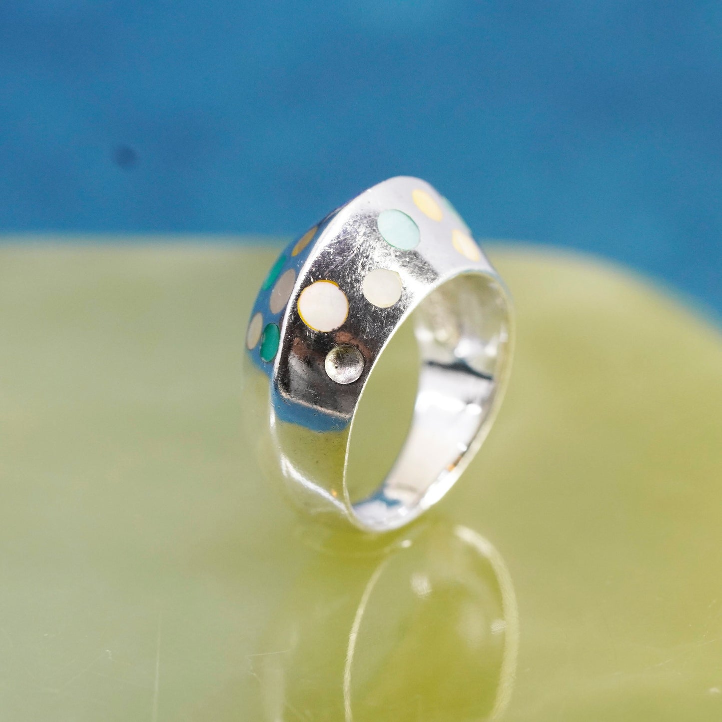 Size 6.75, Sterling silver handmade swirl ring, 925 ribbed band mother of pearl