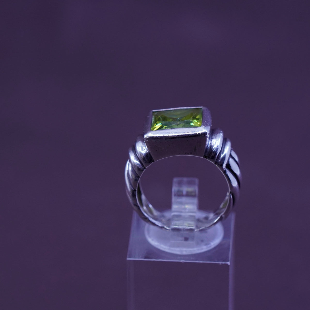 Size 7, vintage Sterling 925 silver handmade ring with square peridot
