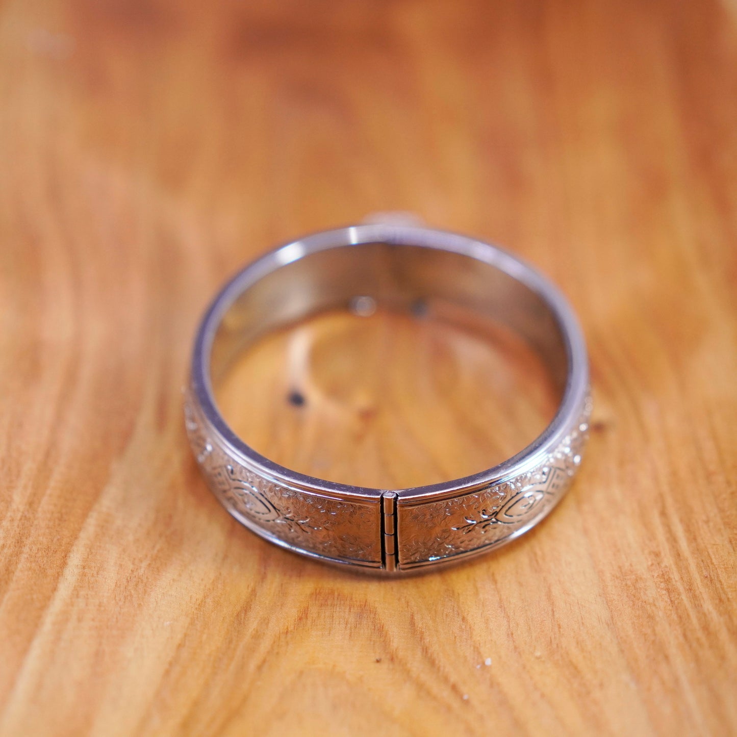 7”, vintage Sterling 925 silver handmade bracelet, textured hinged bangle