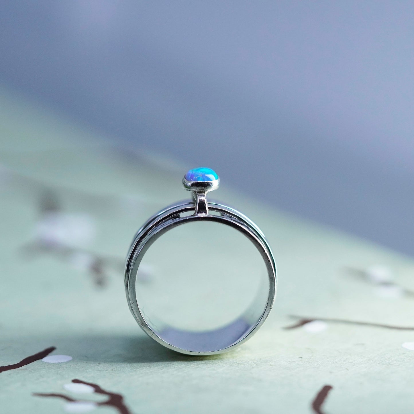 Size 8.5, VTG Silpada R0897 Sterling 925 silver spinner ring, band with opal