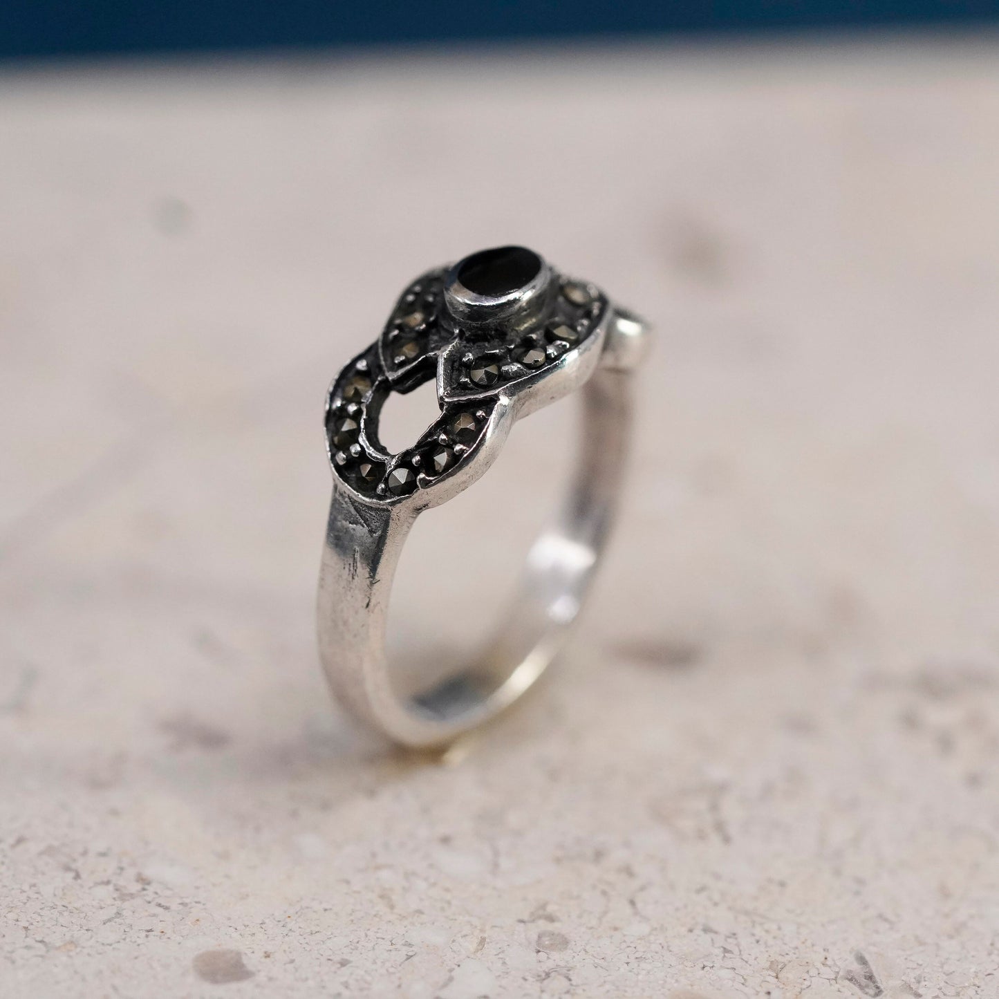 Size 5.5, vtg Sterling 925 silver handmade ring band with black onyx marcasite