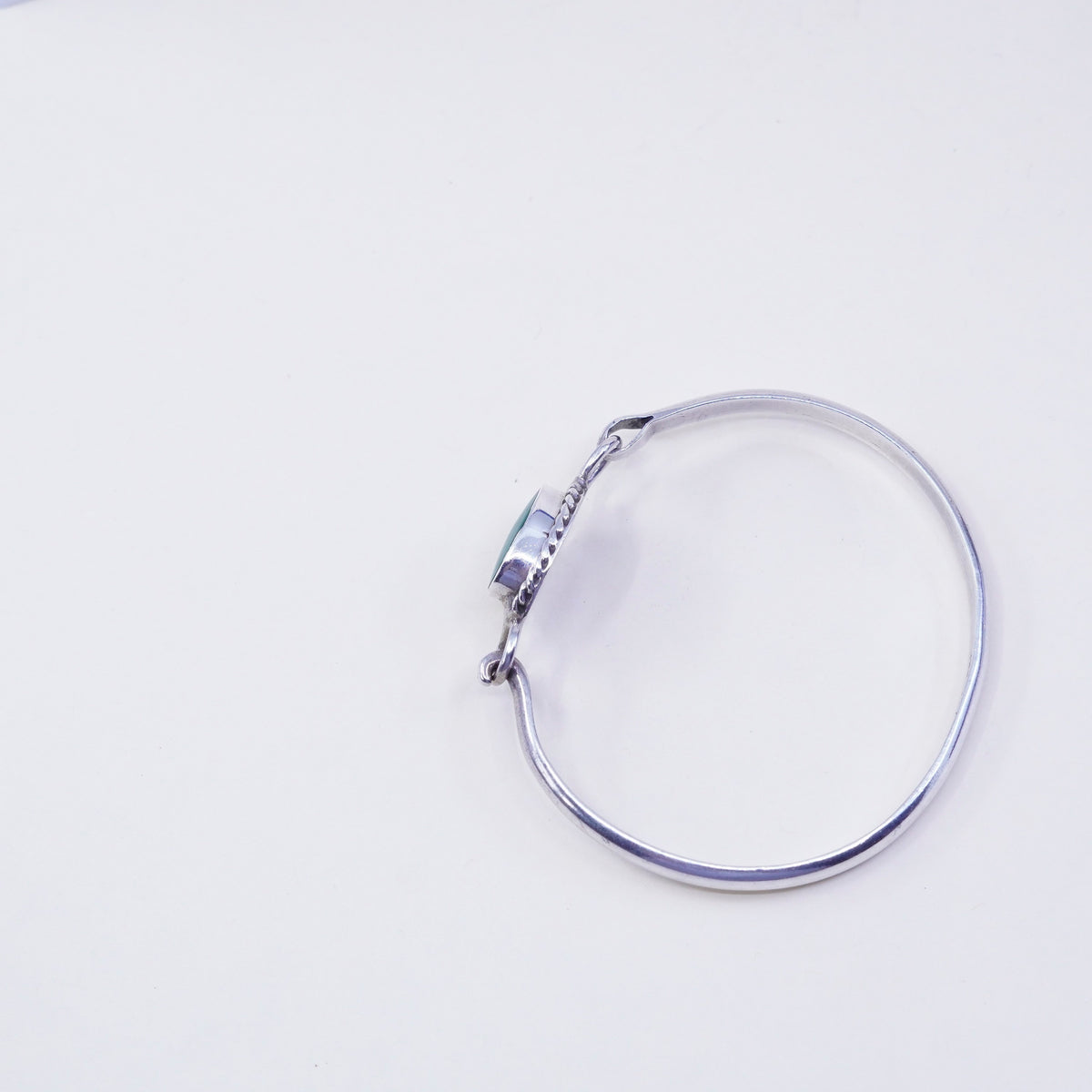 7.25”, Mexico sterling 925 silver latch bangle bracelet w/ malachite and cable