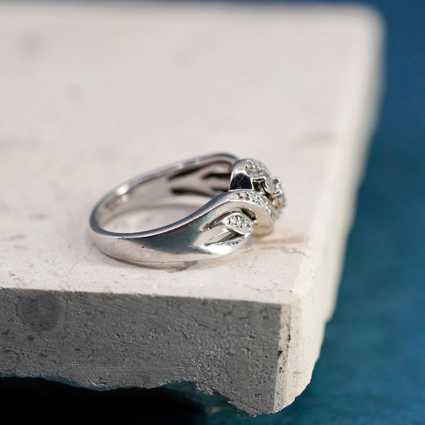Size 7, vintage Sterling 925 silver handmade ring with genuine diamond