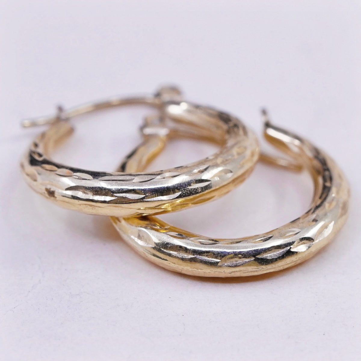 1”, 1.2g, VTG real 14K gold hoops earrings, puffy yellow gold textured huggie