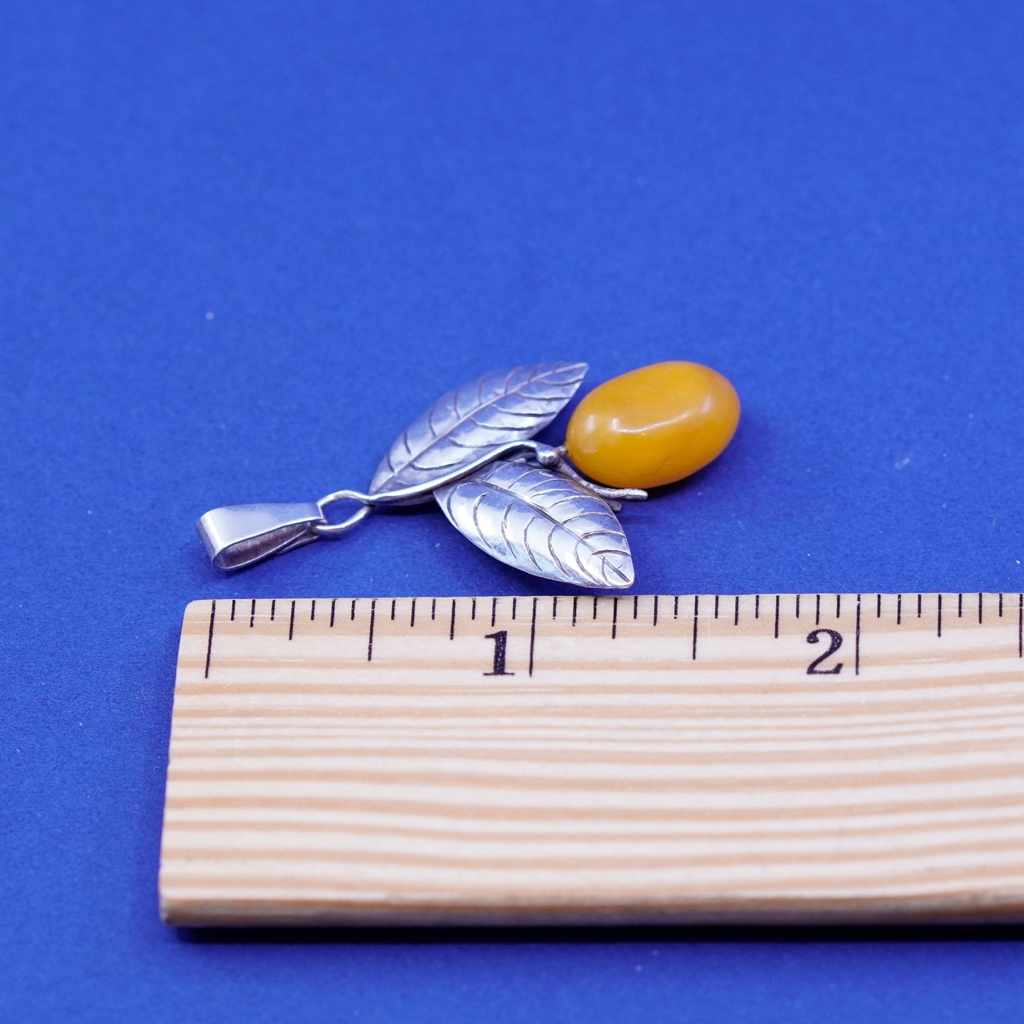 Vintage Sterling 925 silver handmade leaves pendant with amber